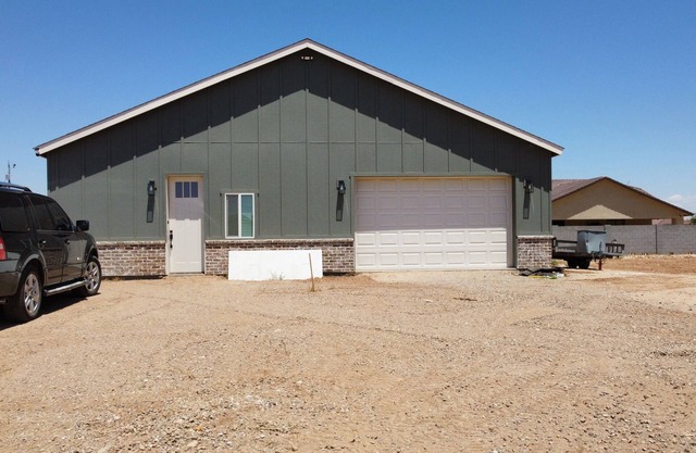 BRAND NEW PRIVATE CLEAN Casita in Waddell country living next to city life