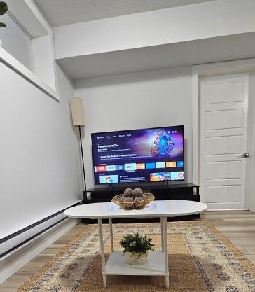 Brand New Stylish Heartland Suite!