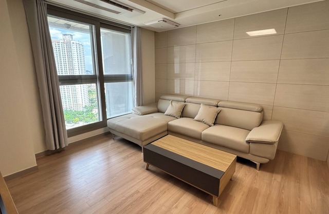 BrandNew 2BR 21F 646sq.ft, 2min to Hyundai outlet & Triple St., 2Free Parking