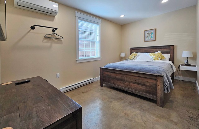 Breckenridge Suites #3 - Charming 1-Bedroom near Grove City Memorial Park