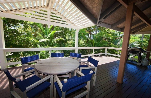 Breeya - A great tropical escape. Sleeps 9