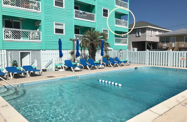 ☀ Breezy, Open Condo, Steps from Beach and Boardwalk with Ocean Views & Pool ☀