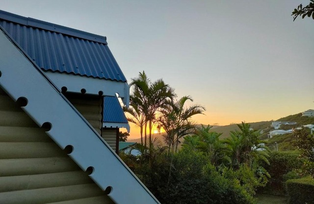 Brenton Cottage at 90 is a NO SEA VIEW pet-friendly self-catering 2 sleeper