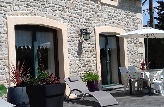 Breton house, south-facing terrace, 4/5 pers. 7 minutes from the beach by car!