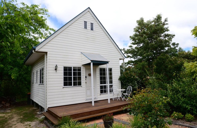 Briar Rose Cottages - Country Cottage