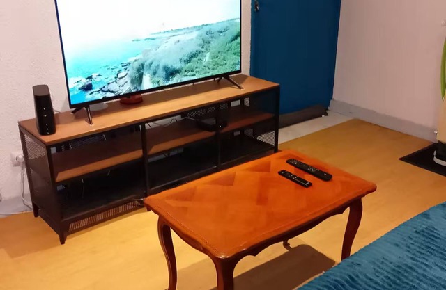 🏡 Bright 2-bedroom apartment - Netflix, wifi, parking, autonomous check-in