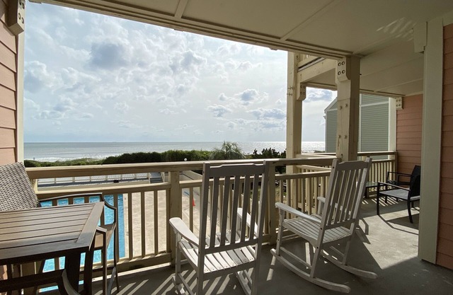 Bright and Beachy Oceanfront Condo - Linens included!