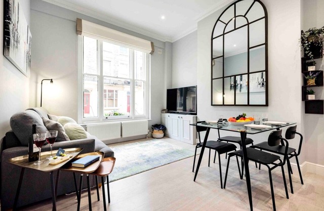 Bright and Modern Bayswater Apartment