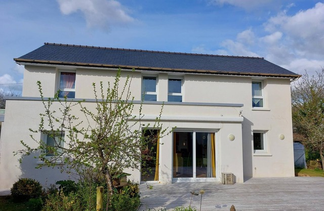 Bright and quiet recent house