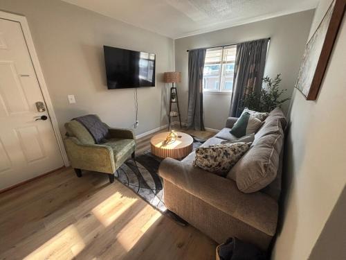 Bright & Convenient Living Near K-State Unit 6