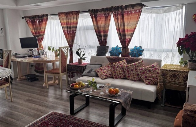 Bright & fully furnished 1-Bedroom Condo - Short Term