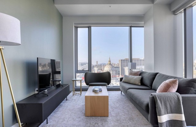 Bright Soma 2BR w/Theater & Basketball, nr Tech Companies, by Blueground