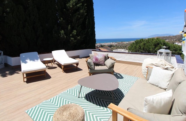 Bright Villa with Sea View and Pool in Rincon