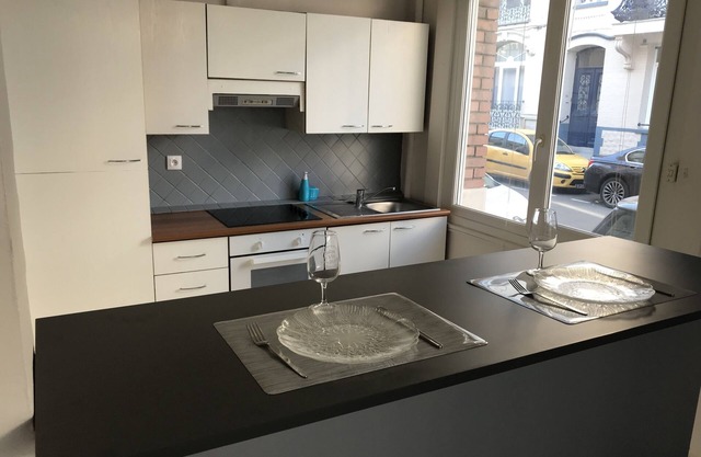 Brightly renovated studio 50m from Malo les Bains beach.
