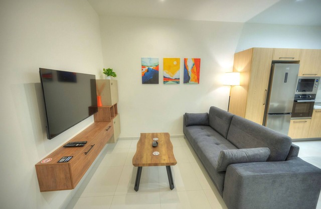 Britannia Suites, charming 2 bedroom flat JCAS2