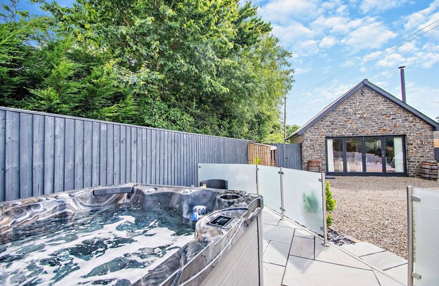 Brook View Cottage - One Bedroom House, Sleeps 2