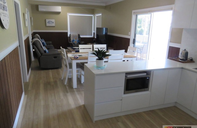 BROWNY'S R & R - Beach Cottage