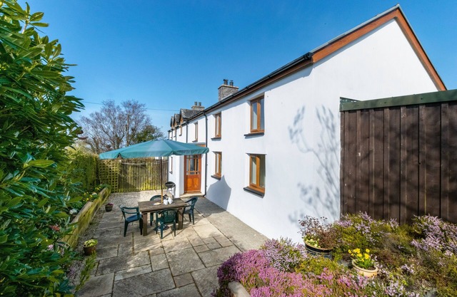 Brynmeurig - Three Bedroom House, Sleeps 5
