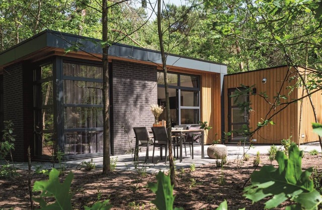 Bungalow with 2 bedrooms and a terrace
