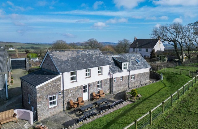 Bunk House - 4 Bedroom - Llangennith