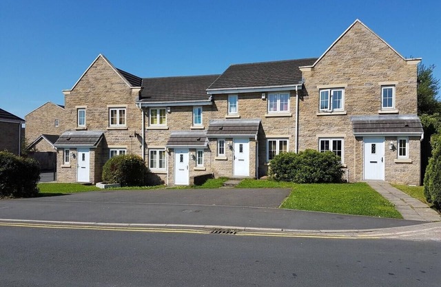 Burnley Entire House 4-Bedrooms-Sleeps 6-Driveway