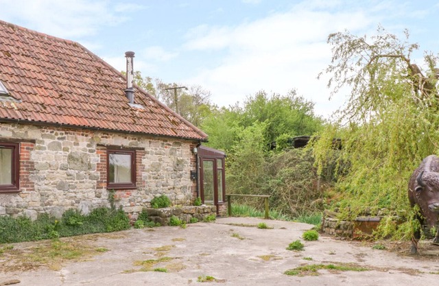 BUSH FARM ANNEXE, character holiday cottage in West Knoyle