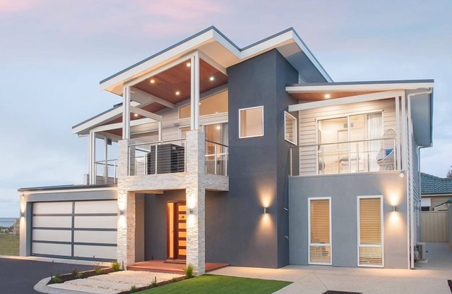 Busselton Beach House "Luxury Beach Front & Spacious 2 Storey Home"