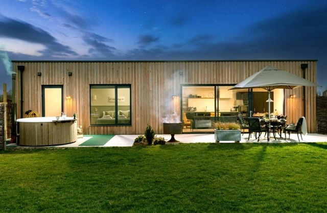 Buttercup Lodge