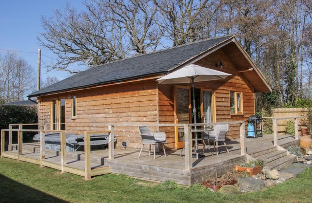 Buzzard Lodge