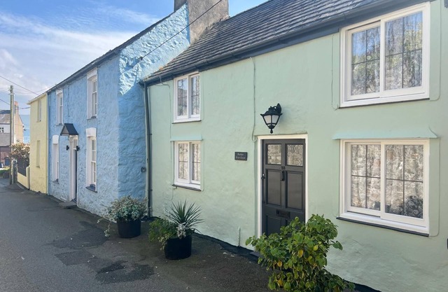 Bwthyn Bryn Gwyn - a near a pub that sleeps 4 guests in 2 bedrooms