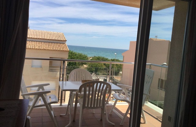 BY THE SEA - FREE WIFI