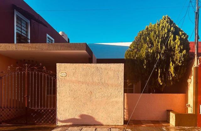 Cómoda, bonita y bien ubicada casa