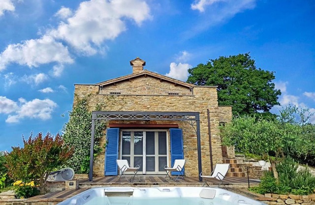 Ca' Gulino - Urbino - Villa con Minipiscina in Borgo Antico