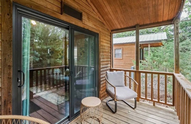 Cabin 9 ~ Toronto Lake: Fishing, Swimming & More! 1 Bedroom Cabin by RedAwning