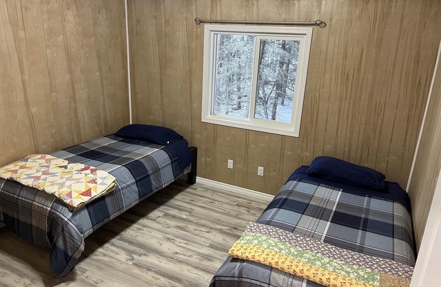 Cabin in the woods 15 min from provincial park