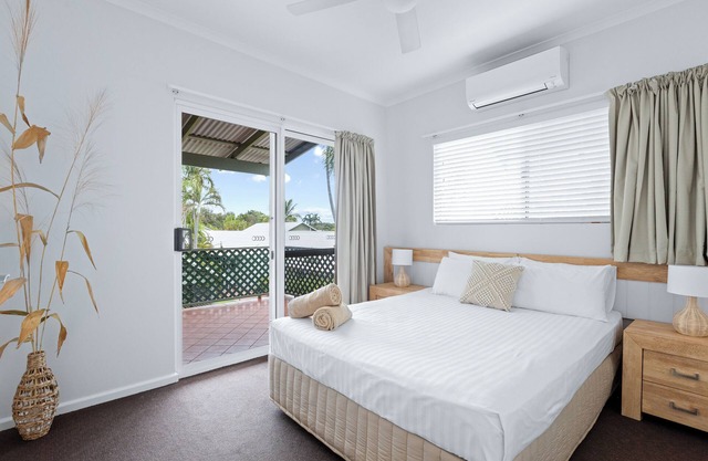 Cable Beachside Villas - 3 Bedroom Deluxe Spa Villa