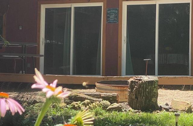 Caddo River Crossing - The Bungalow - Has a view and access to the Caddo River
