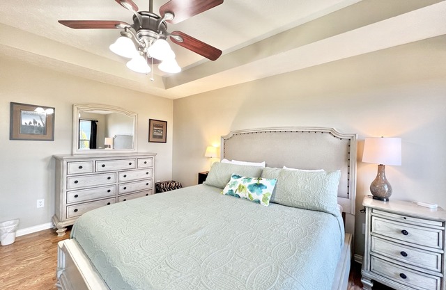 Cali king beds. Best of Nicholasville! Koi pond relaxing backyard. 3 bed 2 bath