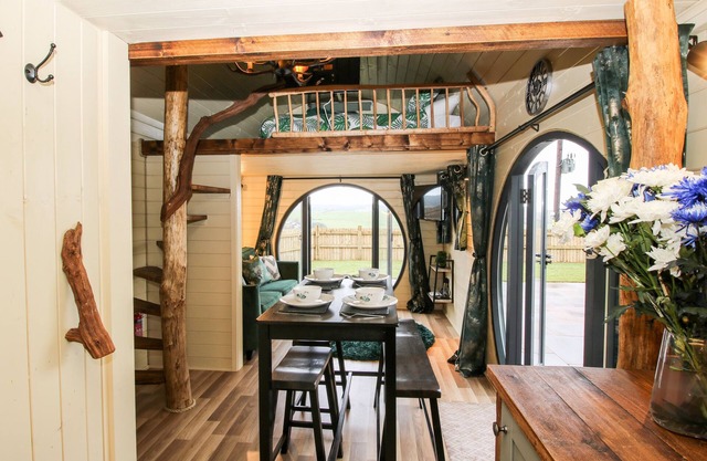 Callow Pod