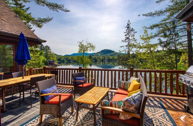 Camp SonShine- Premiere Luxury on Mirror Lake