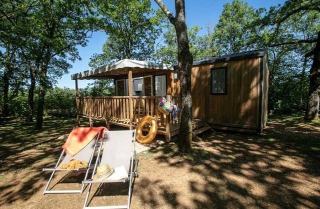 Camping 4 étoiles - Piscine - efdbdh