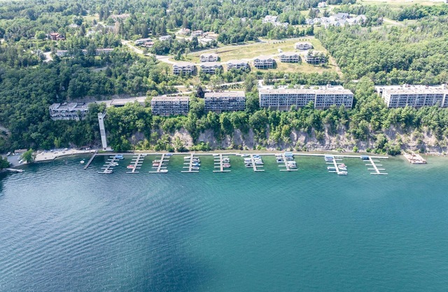 Canandaigua Lake Front Condo, Beach Access, Hike, Fireplace