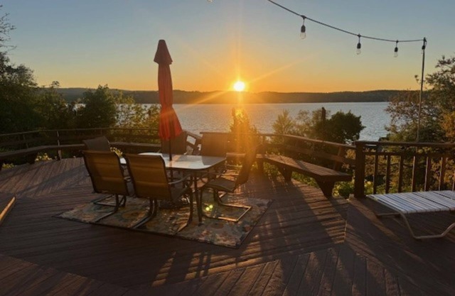 Canandaigua Lake Million Dollar Lake Views And Sunsets!