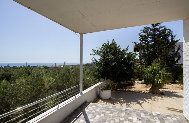 Captivating 2-Bed House