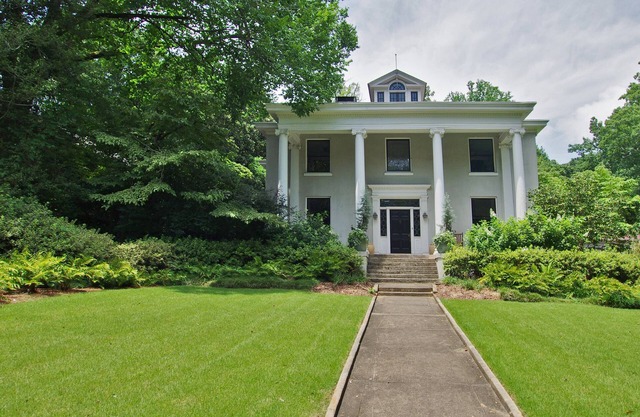 Carriage House in Historic Druid Hills Walking Distance to Emory University