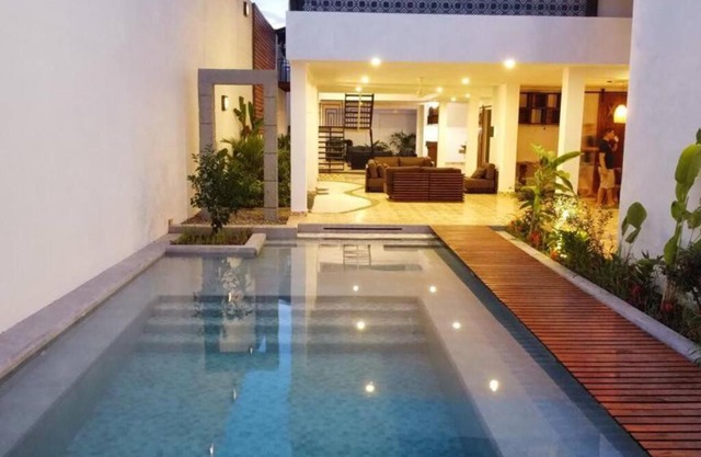 Casa Amarilla
