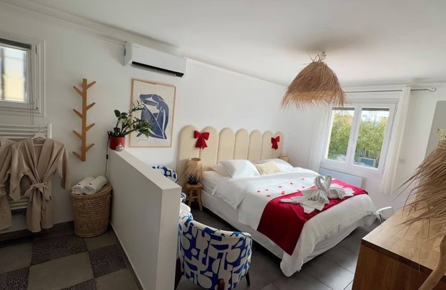 Casa Amor & SPA - Suite Romantique Loveroom Jacuzzi Privatif et Petits Déjeuners