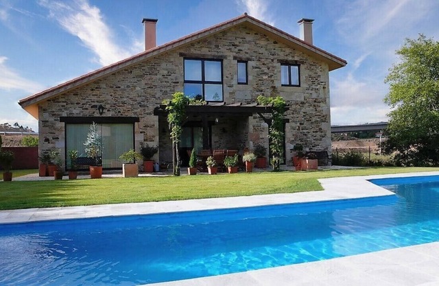 Casa As Lamas (349), with pool next to Santiago