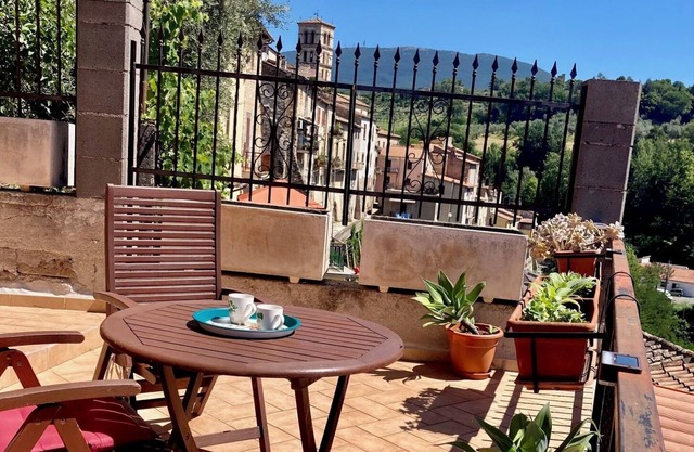 *Casa BellAlba* In the historic center of Tarano.