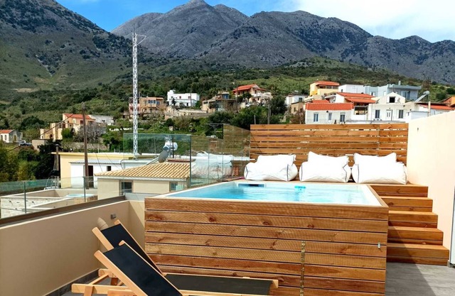 Casa Belvedere | Apartment with heated Rooftop pool and Sea View